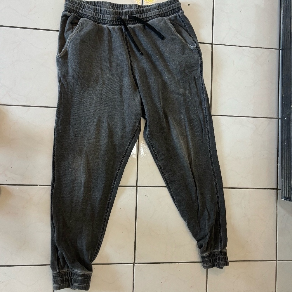 slightly distressed mens puma sweatpants * accepting offer and read descriptions